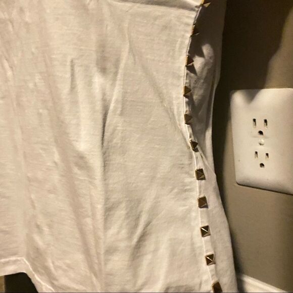 FENDAS White Shirt Studded Sides Crew Neck Tee - Picture 6 of 8